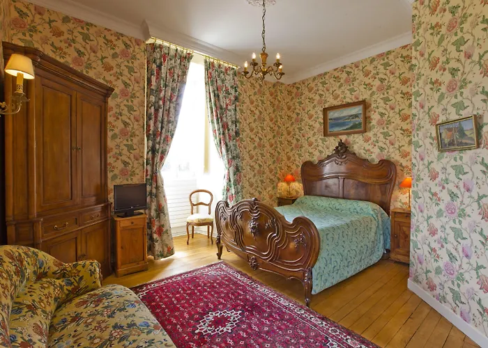 Отель Chateau De La Verie