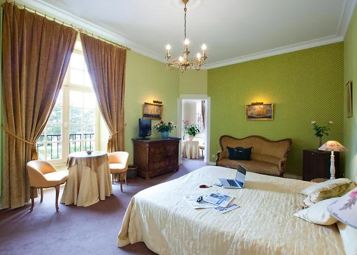 Отель Chateau De La Verie 3*